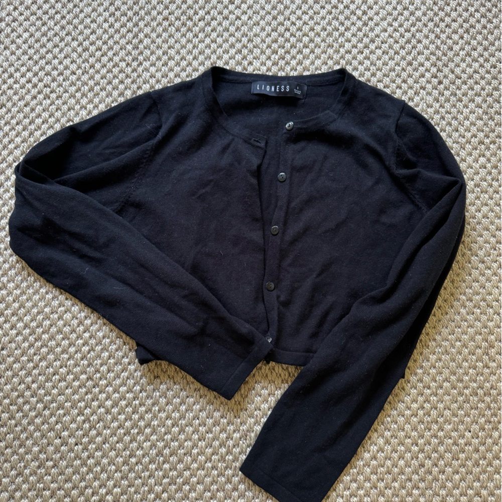 Lioness black long sleeve top size small